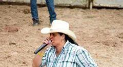 SoniaSo12554851's profile picture. Eu, a viola, o rodeio e Deus!!!