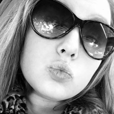 rachel_mouris's profile picture. work hard & be kind