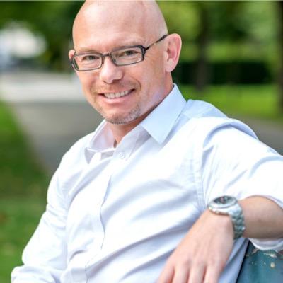 Pionier, mediendauerberieselter Zweifler, NEOS-Dauerwahlkämpfer und Milizpolitiker, immerwährender grundloser Optimist ohne schweizer Vorbild