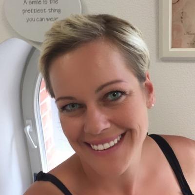 bleachic's profile picture. Bleachic Zahnkosmetik für Ihr schönstes Lächeln .. Zahnaufhellung, Zahnreinigung, Zahnschmuck alles zusammen von Ihrer Spezialistin für Dentalkosmetik