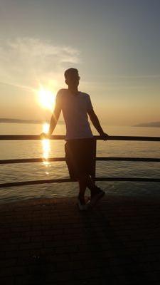 Yekta_Clk's profile picture. 