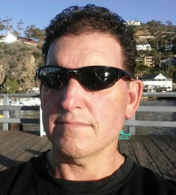 learakos's profile picture. 