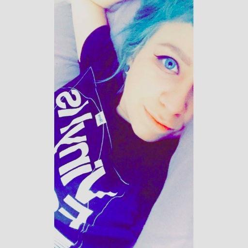 yungpizzaslut's profile picture. significantly insignificant | bird brained thoughts