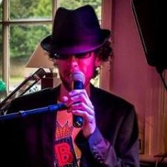 Performer, piano player, voiceover artist, Broadcast/Theatre engineer. Leader of The Nick Chandler Band! https://t.co/90qj7vJMz1