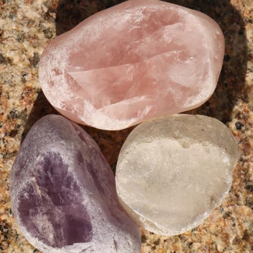 The complete guide to #crystals and #gemstones, their #healing and #magical properties / #Heilsteine, #Mineralien, #Kristalle, die komplette Übersicht