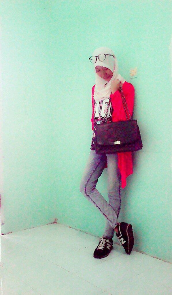 ayuning_r's profile picture. Allah