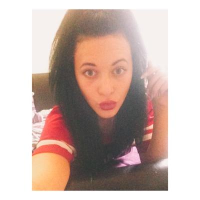 chelbelle_ell's profile picture. 