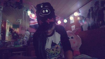 LuciMilka's profile picture. 20. Shadow hunter, niña perdida, mentalmente desorientada. Magisterio en la UGR. Netflix como amante.  A ratos patino sobre hielo. AIESECer.