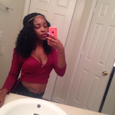 @Antoniaa_Davis