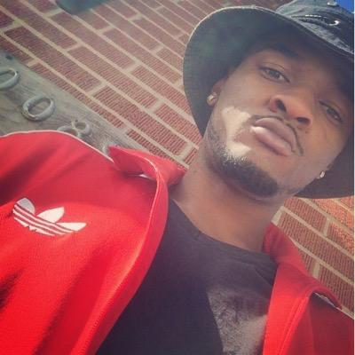 #GodFirst #LaFamiliaSecond #Money #Ambition #Loyalty N #Faith is what I live by mission still da same #ChasingOneHundredMil