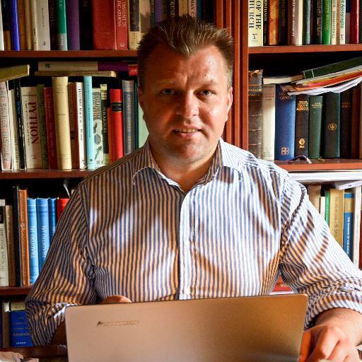 Secretary General of the Community of Democracies.
Classicist, writer, politician.