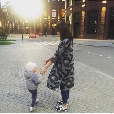 DDyytts's profile picture. لا أحد يمتلك حياة وردية ، و لا قلباً خالياً و لا رأساً خفيفاً من الأعباء و لكن هناك من يدعو الله و يبتسم الحمد لله على كل حال . الخاص ممنوع