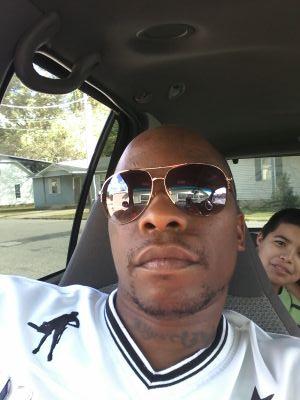 robinsonjonath4's profile picture. 