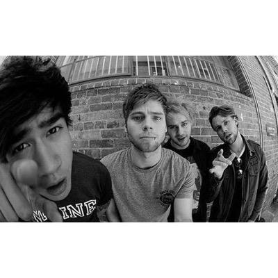 I hate on people who hate on people, so you start drama and I make you feel like shit,don't hate on 5SOS or 1D because I'll get shitty real quick.Names Haley✌️
