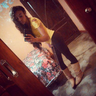 KarlaRosal7's profile picture. 