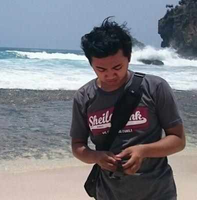 Rosianang_B's profile picture. Bahagia secukupnya, Sedih seperlunya dan Mencintainya sewajarnya