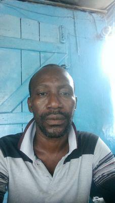 daxbisi's profile picture. writer,photographer