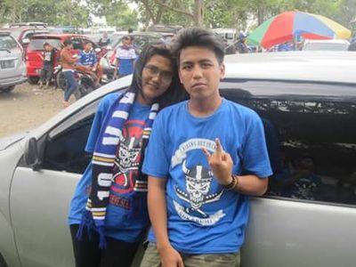 ALLAH . Keluarga . suami . sahabat {}
