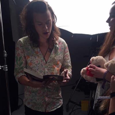 njh93bxtch's profile picture. please follow @lgbtqlarry!