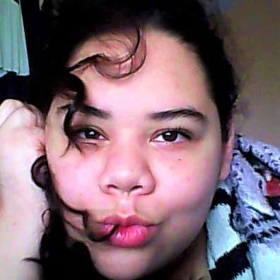 freelance translator, blogger, craftswoman, and a college student