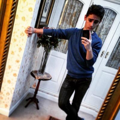 RACULIO's profile picture. Nivel 15, El mas Madridista de todos los tiempos, Fifero, Futbolista y amante de la comida.