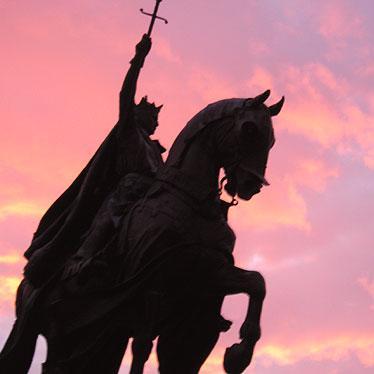 _wiki_witch's profile picture. Reading cards, stars, and energy in Portland, OR or remotely.
IG: https://t.co/3mJqiBwbZu