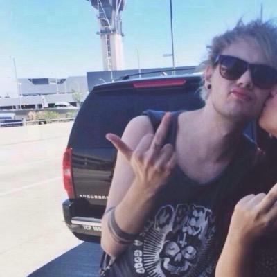 pls follow @malumsmaniac (ask fb) & fave this https://t.co/i8BUJ20Xwe & tag Mike c: thank u and please never give up