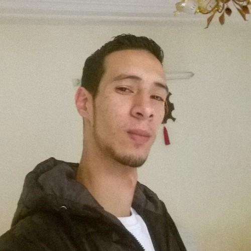 Agent dans une cellule d'accueil administratif