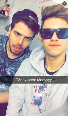 disk_youtube's profile picture. Sonhos não tem pernas mas você tem! Então corra atrás!