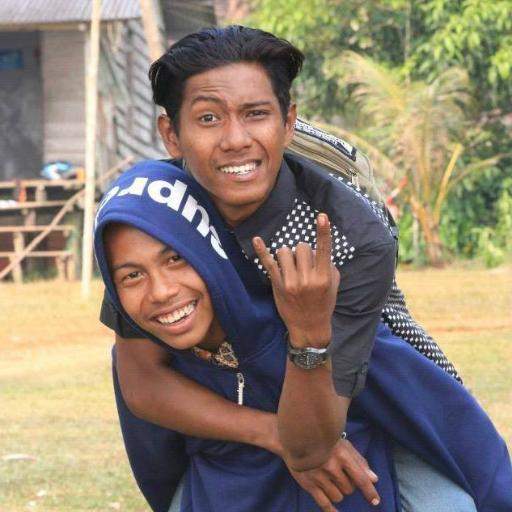 adesaputra783's profile picture. 