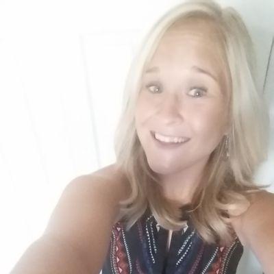 WSU Alumni | Goldendoodle lover | Special Ed teacher | Cook fanatic | Maskcara Artist #3264