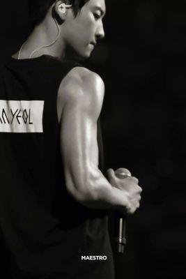 CHANEYOL92's profile picture. EXO's Park Chanyeol 92L - she's mine @dedekrysie