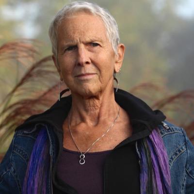 I love co-creating healing and transformational practices using mind-body techniques and yoga therapy. Mutually nourishing, LCSW, CYT, ERYT-500.