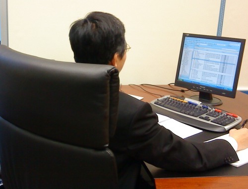 I love to share my knowledge about social media and emarketing.