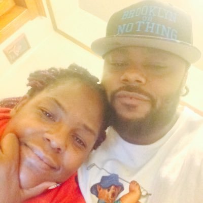 LitlenyLawrence's profile picture. 