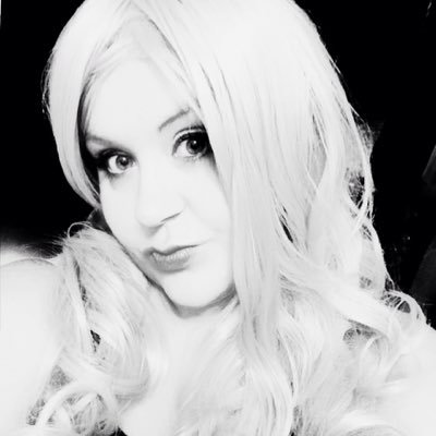 LauraLGentry's profile picture. I'm just me :) love me or hate me !