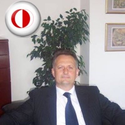 Dünya ve T.C. Vatandaşı, Haktivist, İşadamı, Danışman, Yönetici...Okuryazar, Hayatboyu Öğrenci, Sanatsever, Sosyal Girişimci, Sivil Toplumcu...