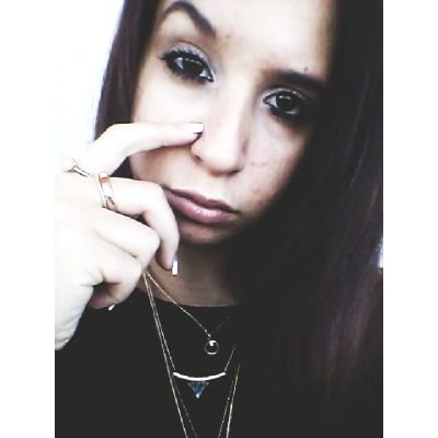 Non auguro il ciclo ai maschi perchè Ed non se lo meriterebbe e zayn mestruato sarebbe inquetante.
✝ Lesbian for Demi ✝