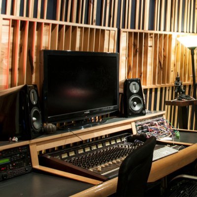 Full service recording studio owned by Mic Terror, located in the River West neighborhood. For bookings email twentyslashthree@gmail.com