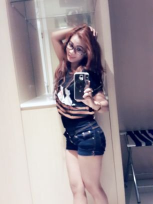 dedesHxC's profile picture. 