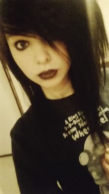 Follow me, I follow back :* I'm Shannon hi :) I am in a relationship.. I'm emo  and I love as, bmth, fir, gd, bvb, sws, ss and loads more XD