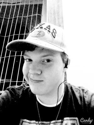 I've been played games since I was 3. I play many games check out my channel below. :)
Let me know what you wanna see :)