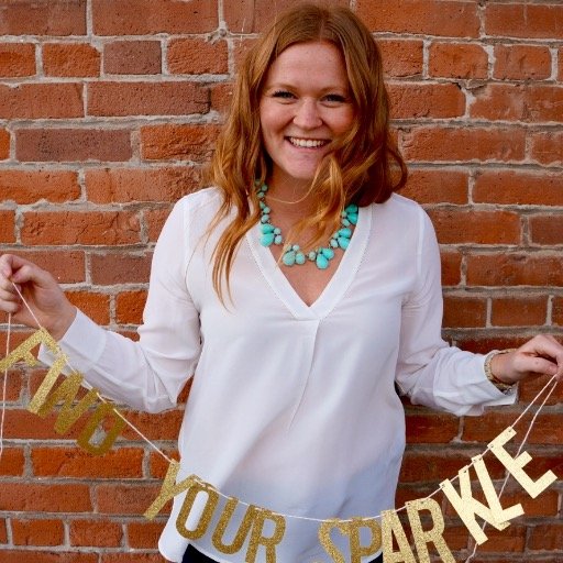 ppl person/fun seeker/lifelong learner - interested in social media marketing & meeting new people - love going on adventures, trying new foods & laughing LOTS!