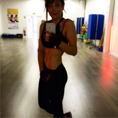 hellen_fit's profile picture. 