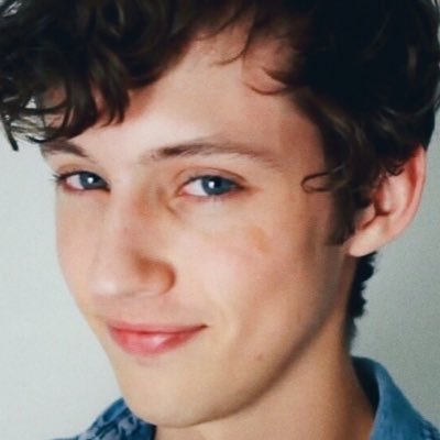 tronnov's profile picture. 