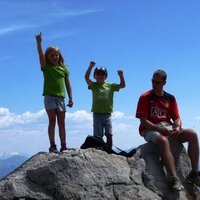 t (@lothamer) 's Twitter Profile