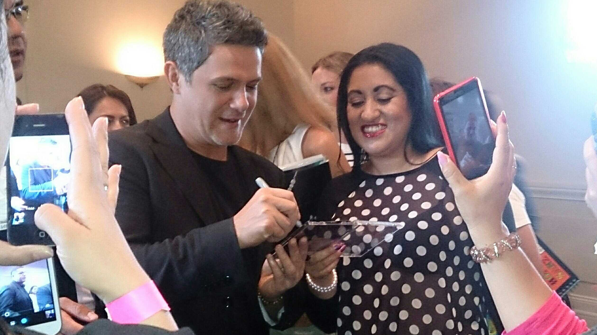 Sra_de_Sanz's profile picture. De pronto paso, que no hay nada imposible!!!!  @AlejandroSanz