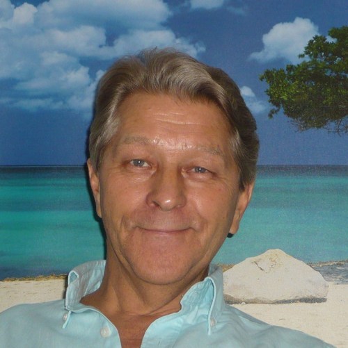 Internet Coaching,Ex-Airline Captain,Love Traveling,Golfing, Harley's and Adventure.
