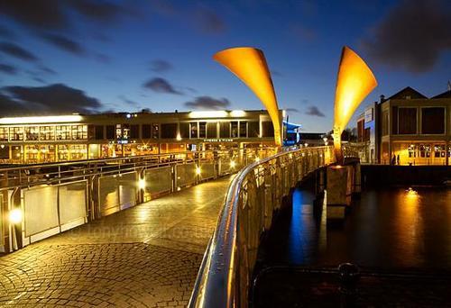 The Bristol Connection Is a new unique online business network, that offers a fantastic oppurtunity to both business owners and the general public.