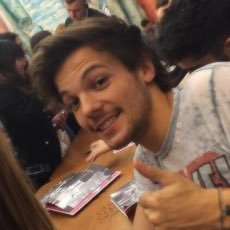 hello sweetie don't follow this account please follow @alltoowellou and have a nice day and always smile. i love you
